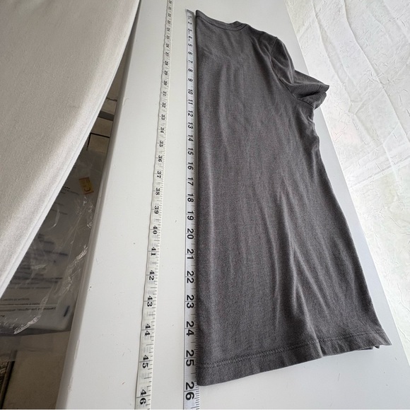 Torrid Graphic Tee Sz 0 La Calavera Skull Rose Gray Dia de los Muertos Goth - Picture 7 of 7